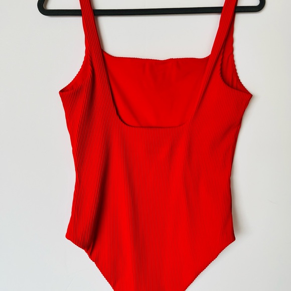 COS Scoop-Neck Ribbed Bright Ted Ribbed Swimsuit - Picture 3 of 9